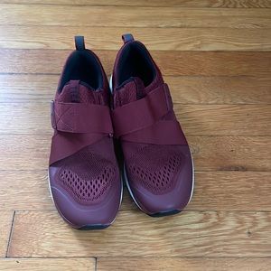 Burgundy TIEM indoor cycling shows size 6
